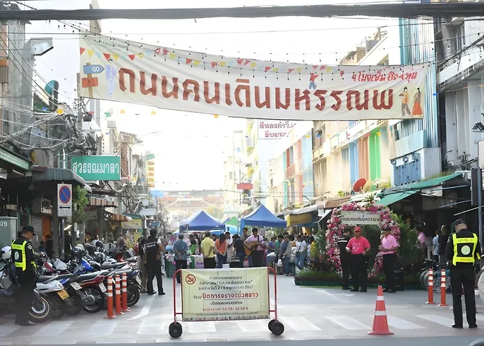 Go The Giant Swing โก เสาชิงช้า